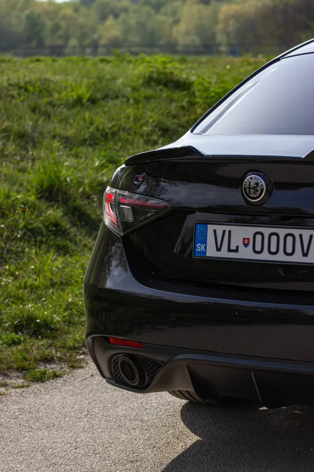 Alfa Romeo Giulia — Competizone – 12