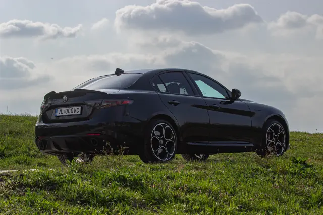 Alfa Romeo Giulia — Competizone – 16